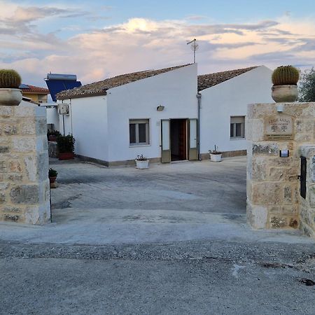 Casa Vacanza I Due Ulivi Modica Exterior foto