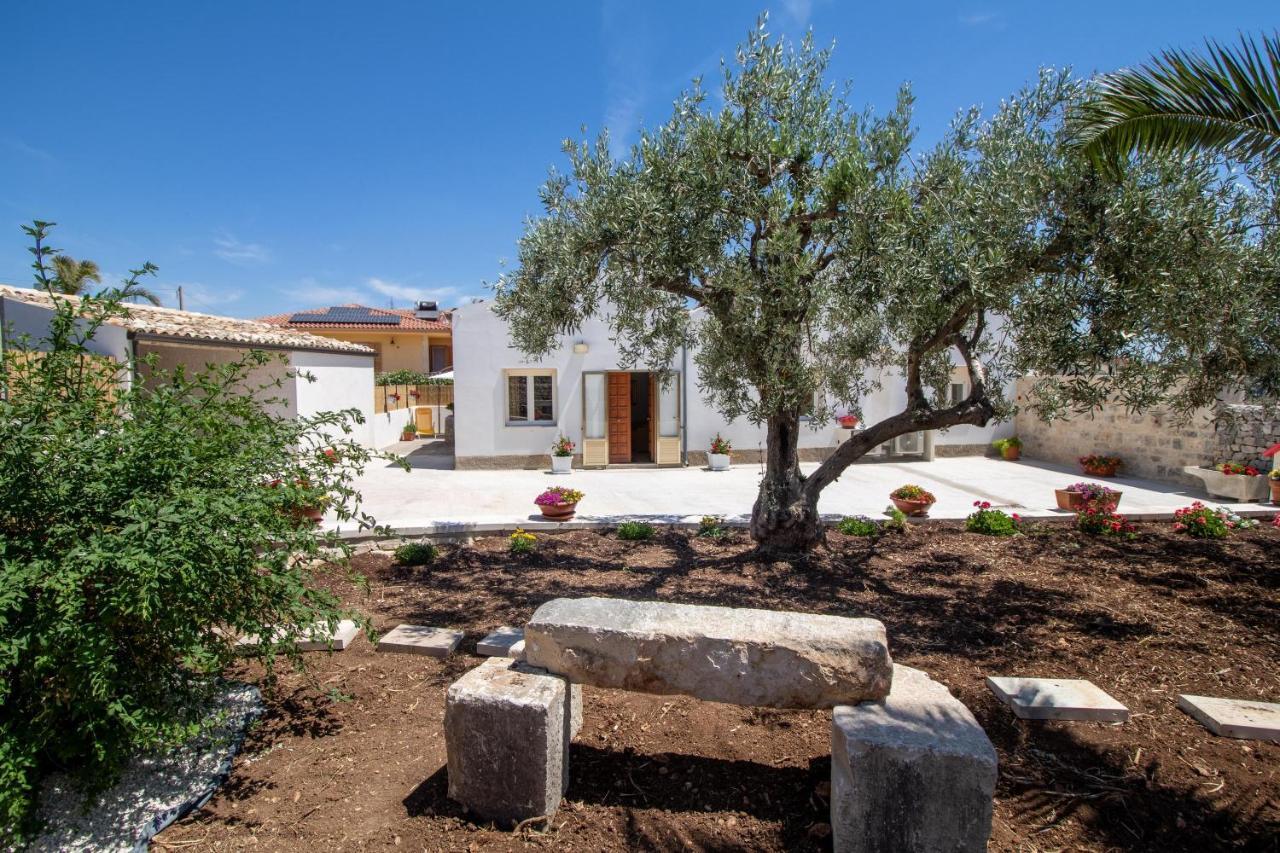 Casa Vacanza I Due Ulivi Modica Exterior foto