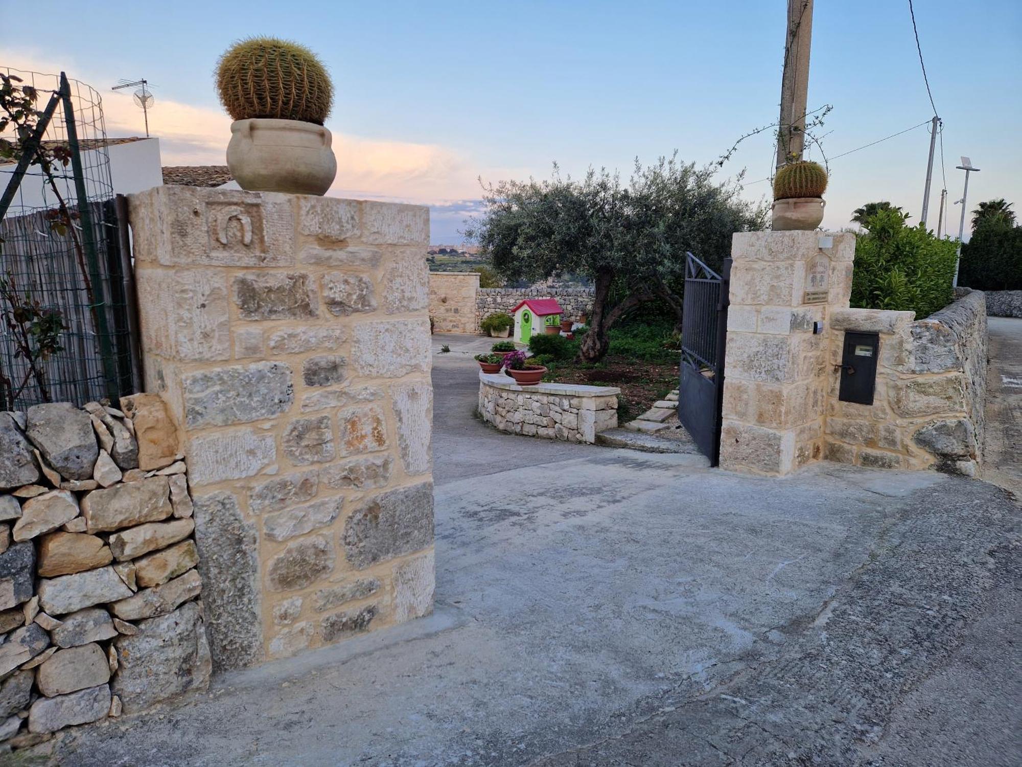 Casa Vacanza I Due Ulivi Modica Exterior foto